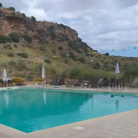 Golden Hill Trabia